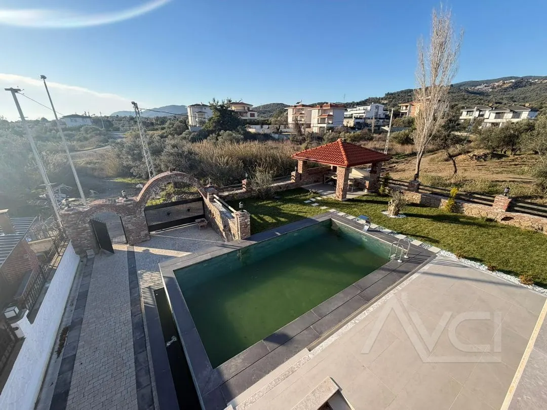 AVCI’DAN 700 M2 ARSA 6+1 GİRİŞ ODALI MÜSTAKİL HAVUZLU VİLLA