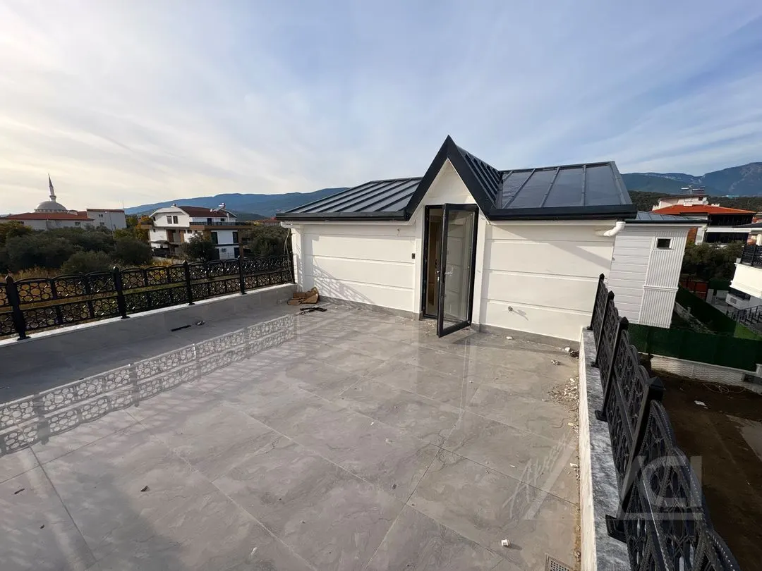 AVCI’DAN GÜRE’DE 3+1 TERASLI ORTAK HAVUZLU İKİZ VİLLA