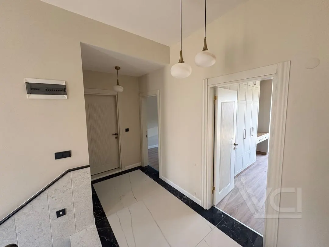 AVCI’DAN GÜRE OTELLER BÖLGESİNDE 4+1 OTOPARKLI BAHÇELİ TEK MÜSTAKİL VİLLA