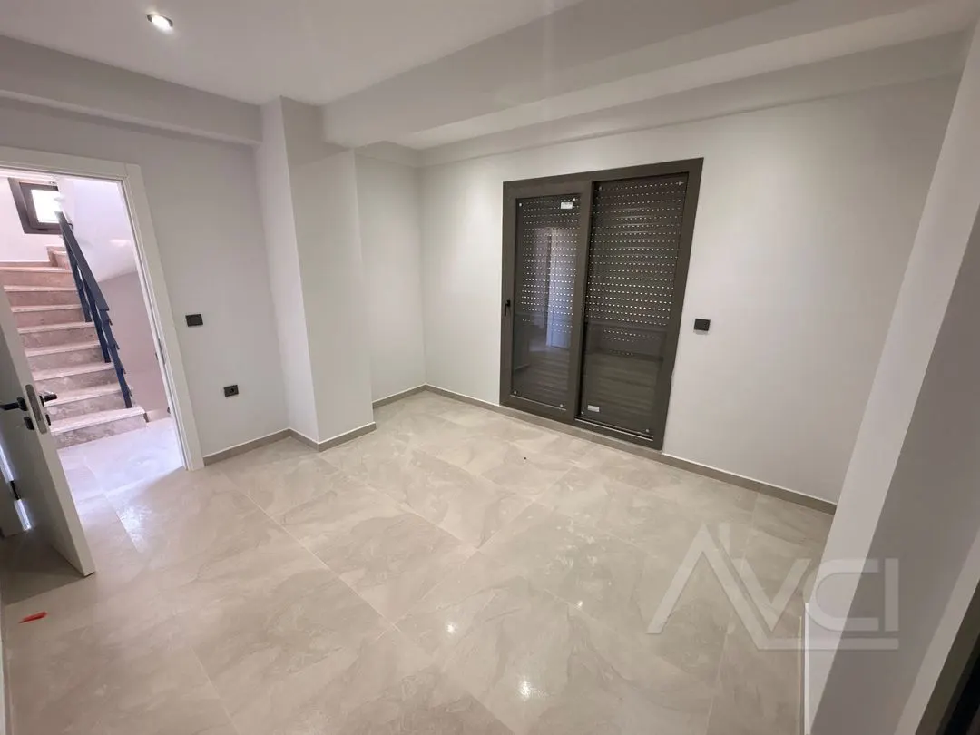 AVCI’DAN 400M2 ARSA İÇERİSİNDE ÖZEL OTOPARKLI 3+1 VİLLA
