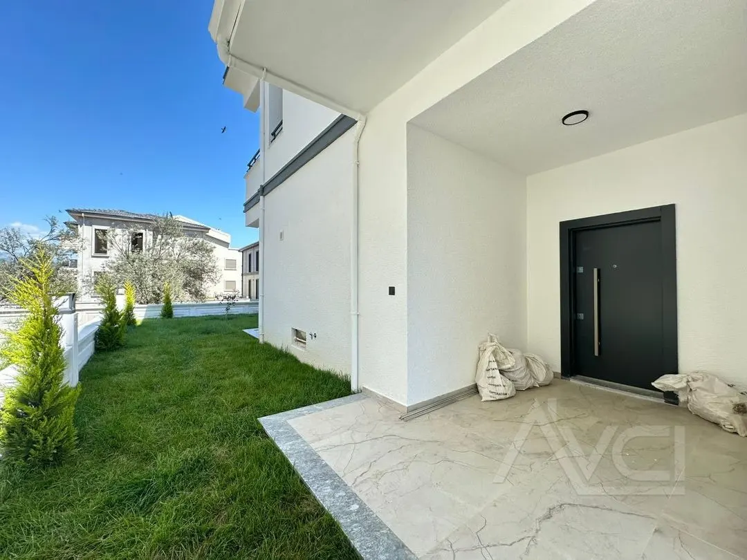 AVCI’DAN GÜRE’DE 4+1 TERASLI BAHÇELİ VİLLA