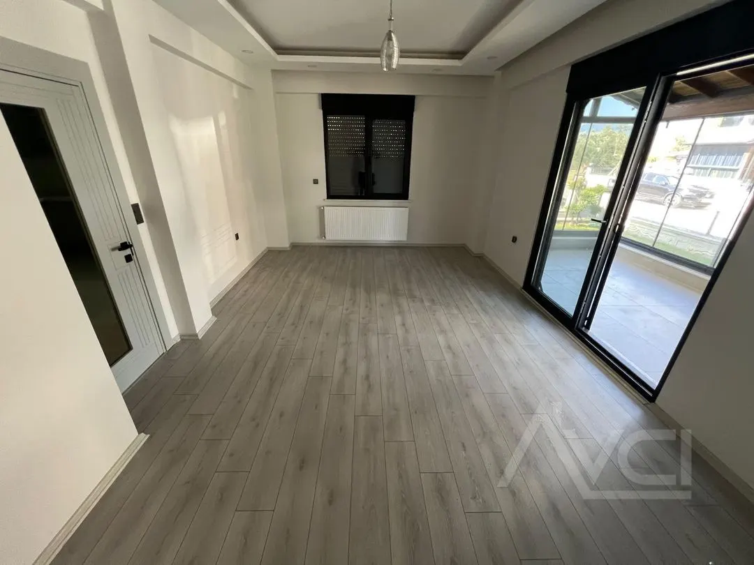 AVCI GAYRİMENKUL’DEN DENİZE 300 METRE 3+1 HAVUZLU SİTE  MUTFAK AYRI