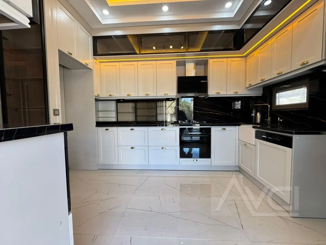 AVCI’DAN YOL ALTI 400 M2 ARSALI MÜSTAKİL HAVUZLU 6+1 VİLLA
