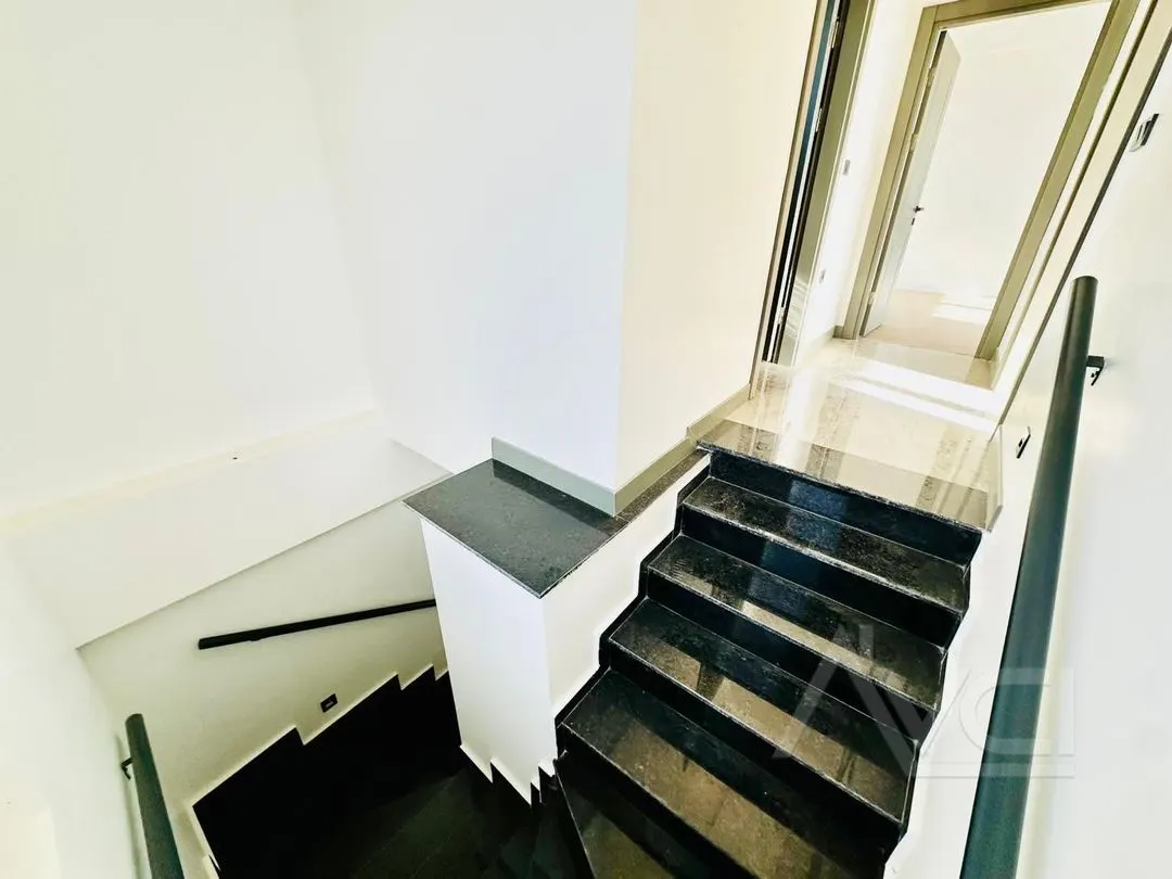 AVCI'DAN DENİZE SIFIR SİTE TAM MÜSTAKİL GİRİŞTE ODALI VİLLA