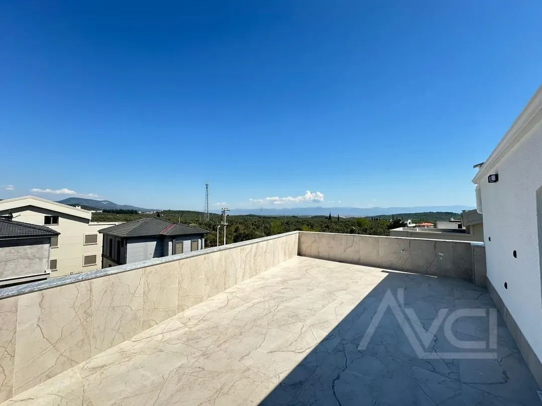 AVCI’DAN GÜRE’DE 4+1 TERASLI BAHÇELİ VİLLA