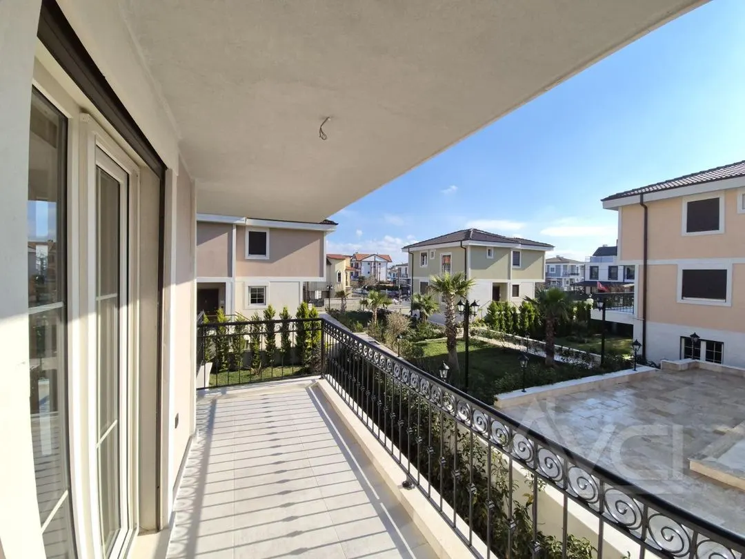 AVCI’DAN CUNDA’DA DENİZE 50MT 400M2 ARSALI MÜSTAKİL VİLLA