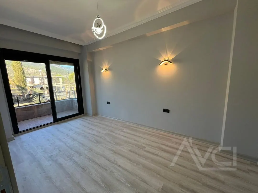 AVCI’DAN YÜRÜYÜŞ YOLU CEPHE /AYRI MUTFAK/GİRİŞTE ODA/MÜSTAKİL VİLLA
