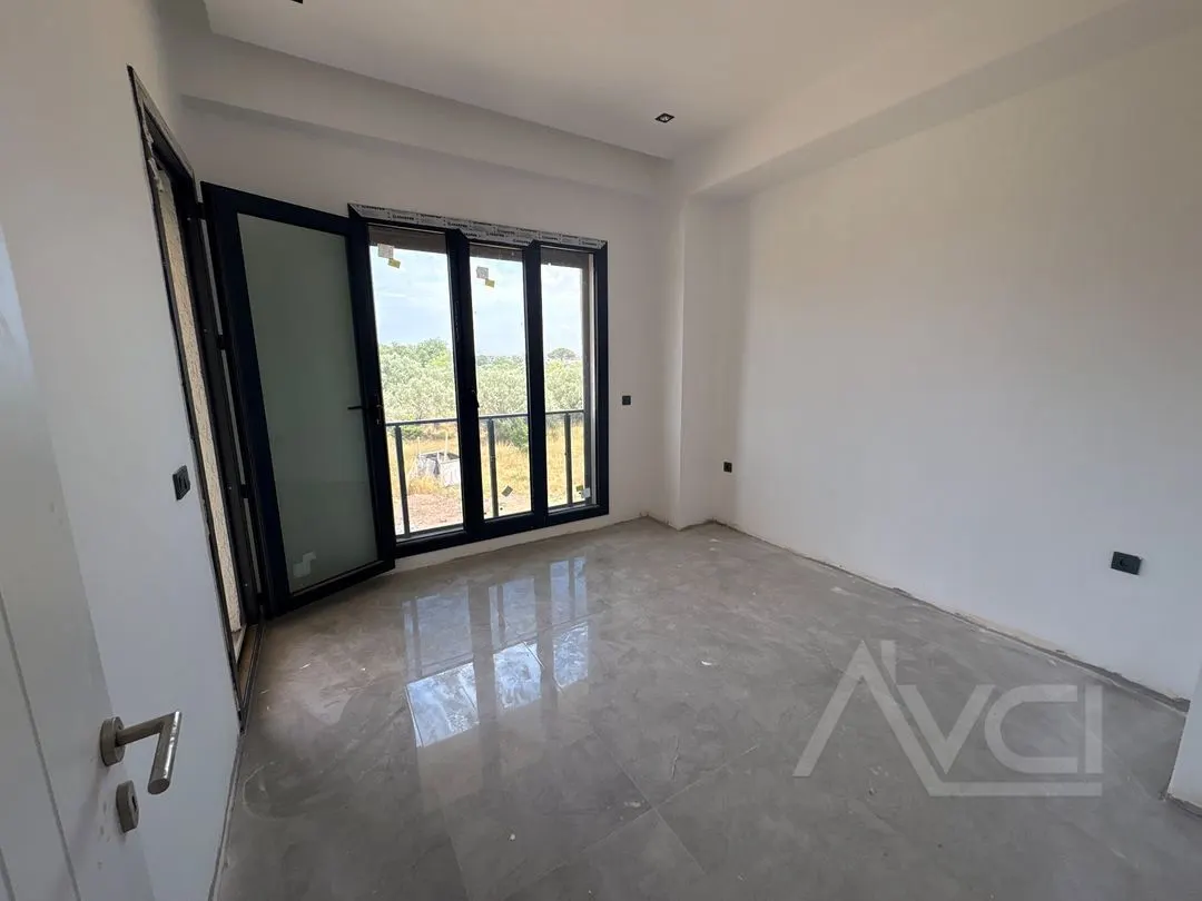 AVCI’DAN 5+1 SAUNALI HAMAMLI SİTE İÇİ ORTAK HAVUZLU OTOPARKLI LÜKS VİLLA