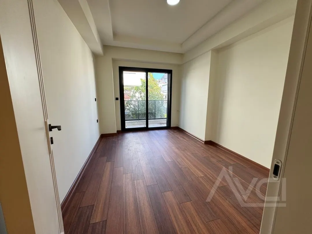 AVCI’DAN İKİZÇAY’DA DENİZE 40MT 4+1 SIFIR VİLLA