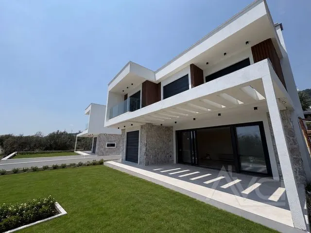 AVCI’DAN LÜKS 4+1 ŞÖMİNELİ MÜSTAKİL VİLLA