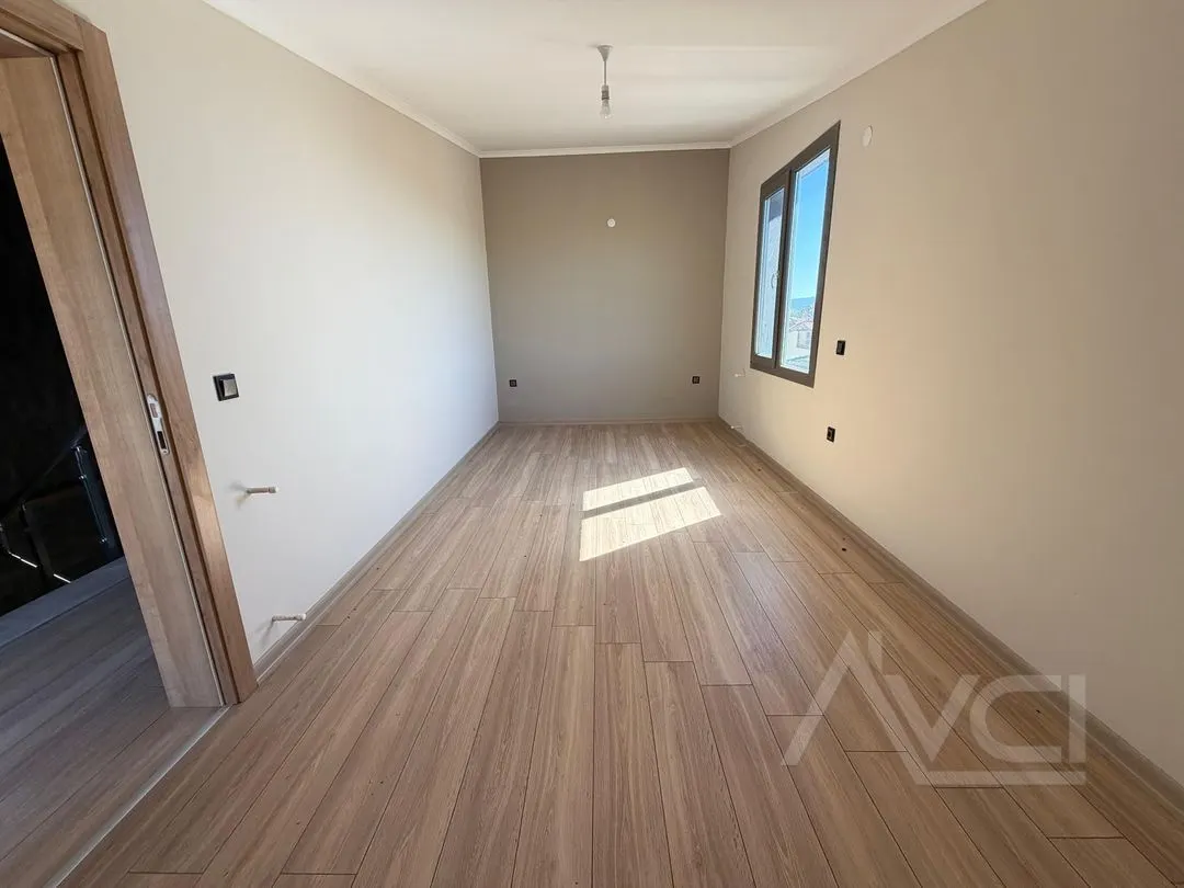 AVCI'DAN DENİZE 250MT LÜKS DENİZ MANZARALI 4+1 VİLLA