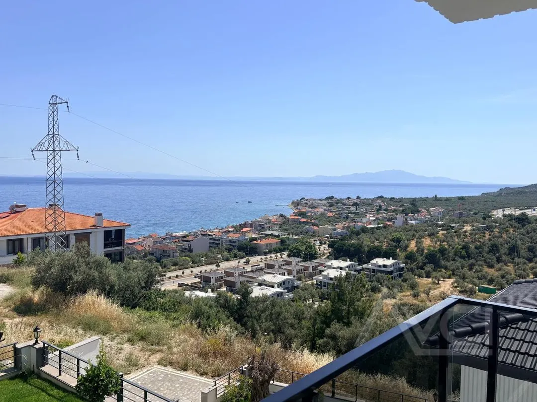 AVCI’DAN ASSOS MANZARALI KÜÇÜKKUYU’DA 3+1 VİLLA