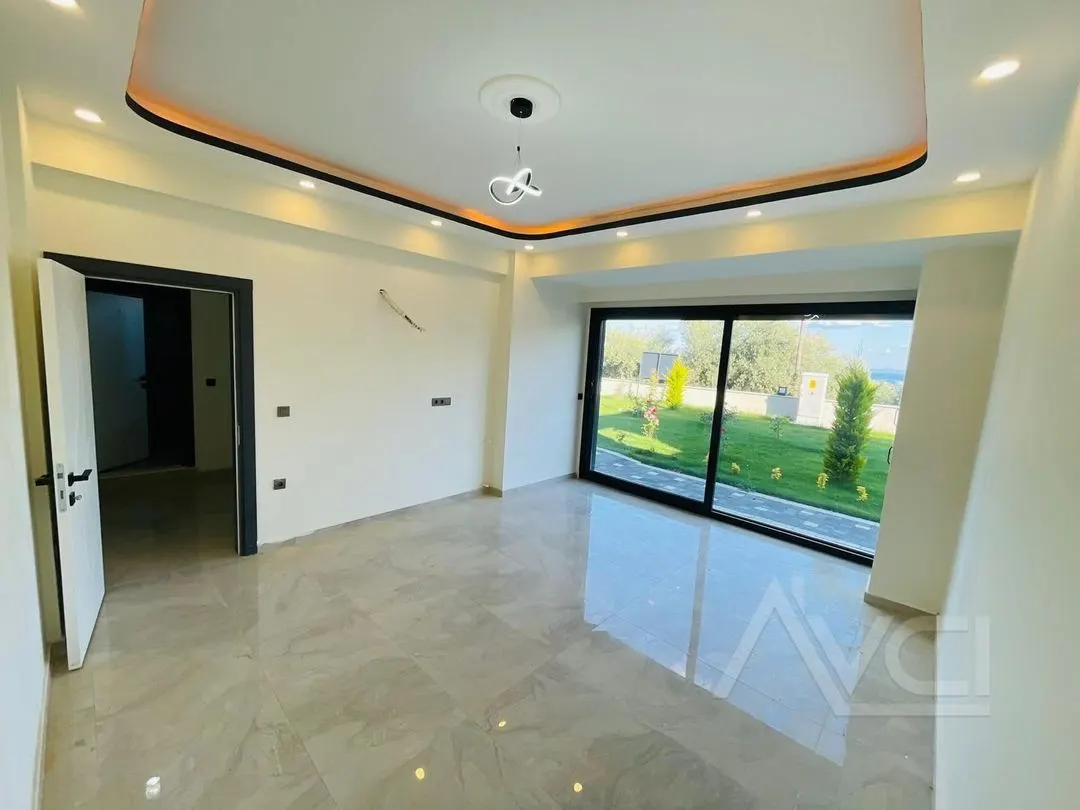 AVCI’DAN 400 M2 ARSA TAM MÜSTAKİL DENİZ MANZARALI VİLLA