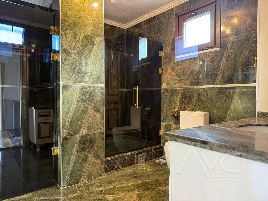 AVCI’DAN 1,500 M2 ARSA İÇİNDE 2 MÜŞTEMİLATLI HAVUZLU MALİKANE