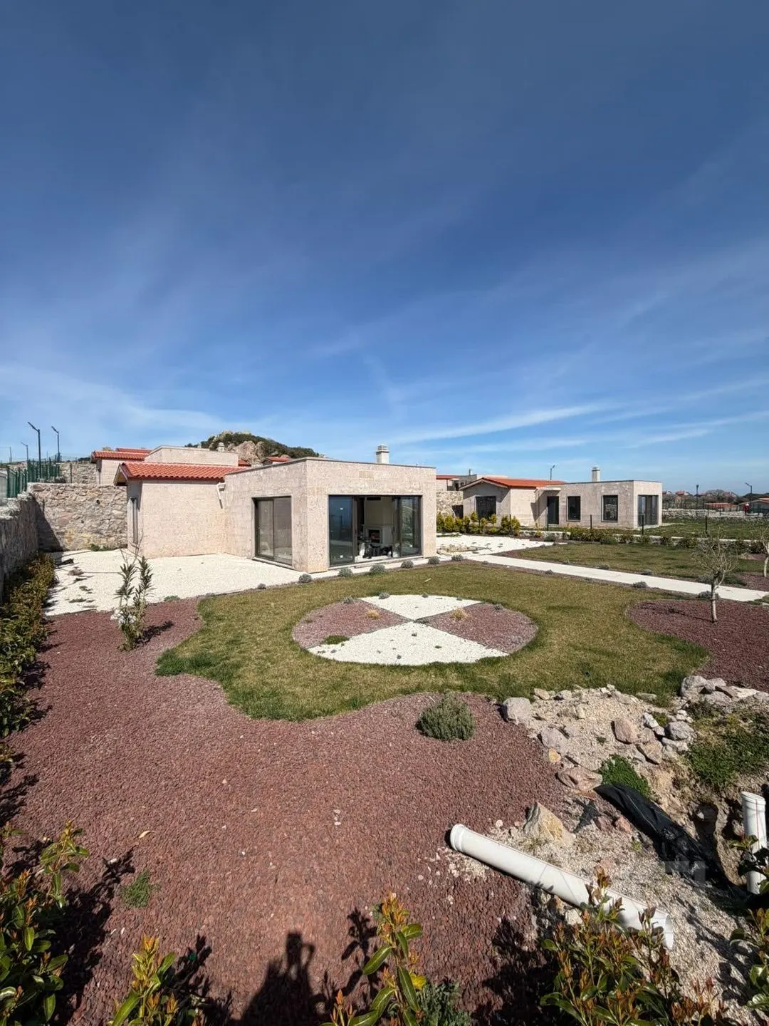 AVCI'DAN 600M2 ARSA TEK KATLI TAŞ 3+1 DENİZ MANZ EN ÖN VİLLA