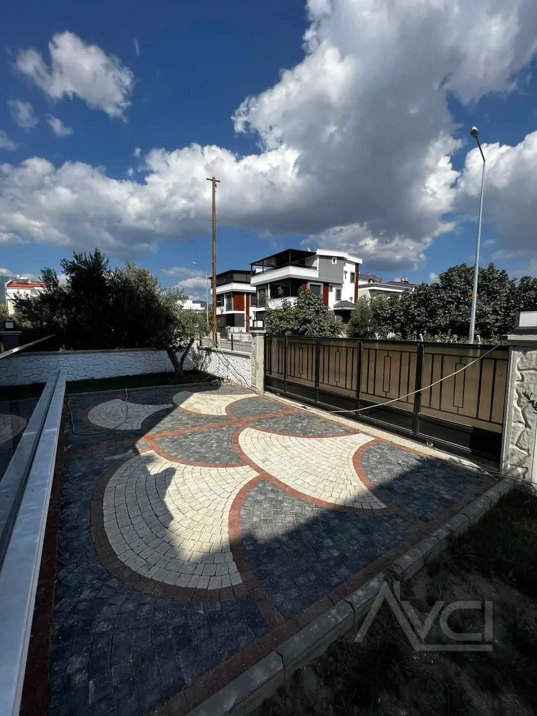 AVCI’DAN GÜRE’DE 4+1 TERASLI VİLLA