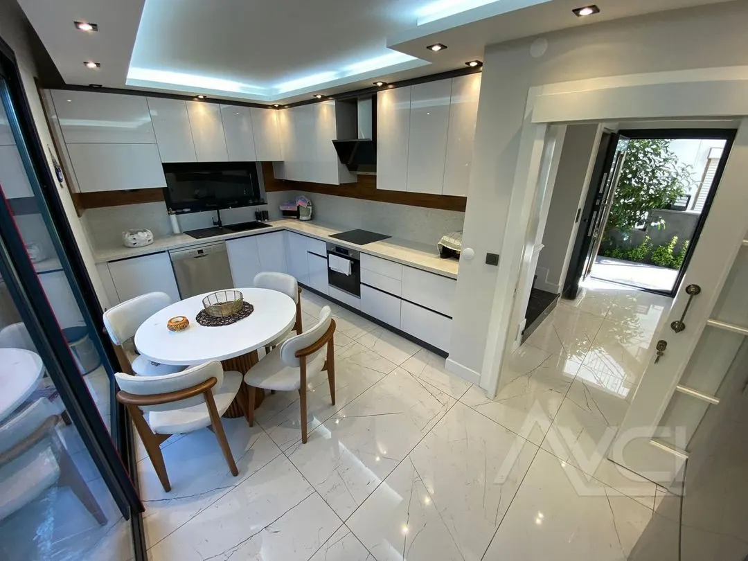 AVCI’DAN DENİZE 50 MT TAM MÜSTAKİL DENİZ MANZ 4+1 VİLLA