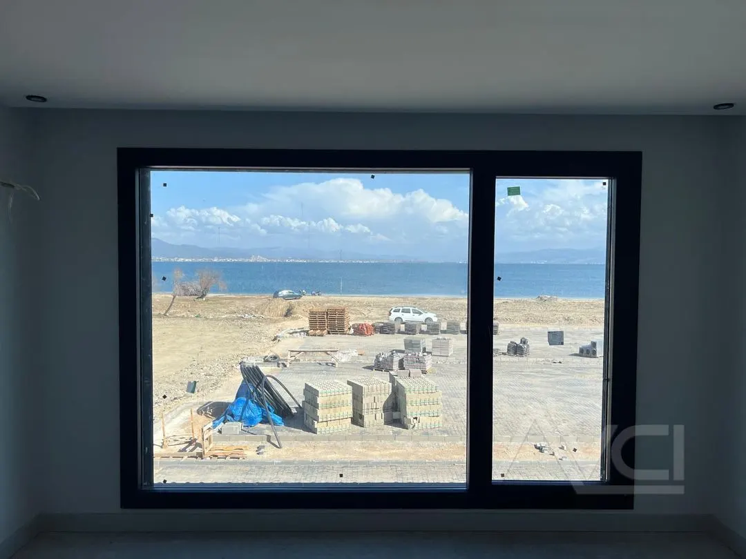 AVCI’ DAN TEK YETKİ 300M2 NET DENİZE SIFIR VİLLA/ÜÇÜNCÜ SIRA