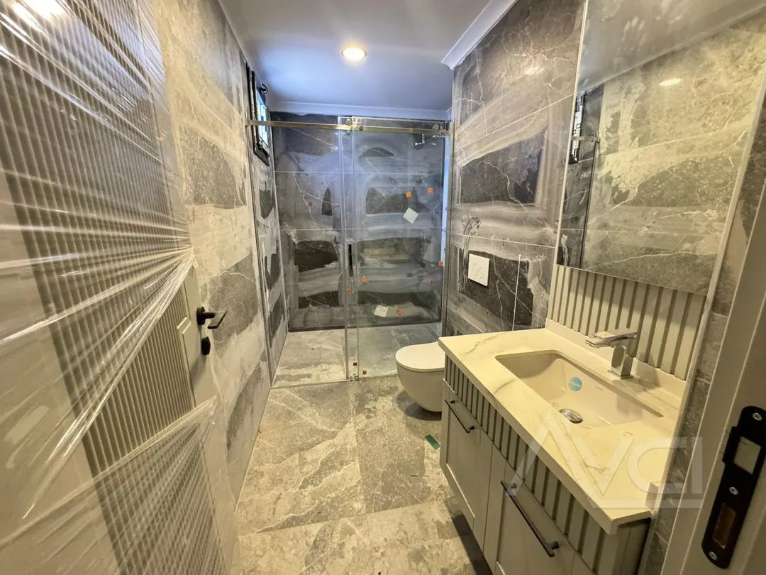 AVCI’DAN TEK YETKİ GÜRE DE DENİZE SIFIR SİTE HAVUZLU 3+1 VİLLA