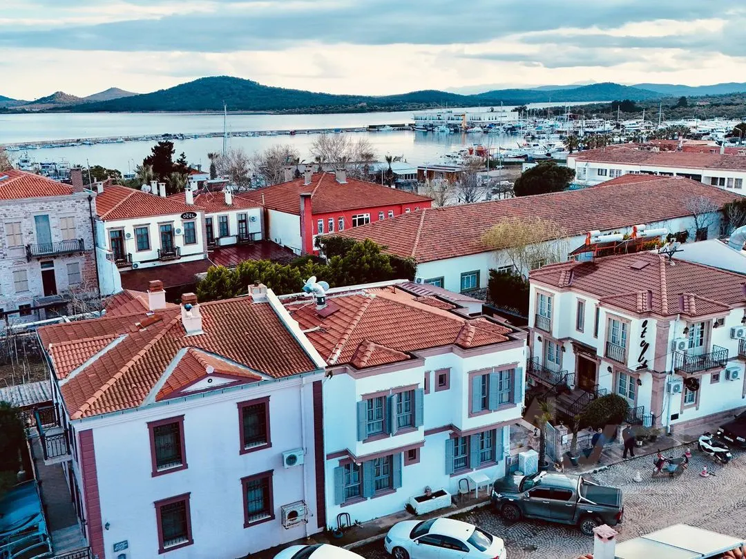 AVCI’DAN CUNDA SAHİLE 50MT 11 ODALI AKTİF TAŞ OTEL