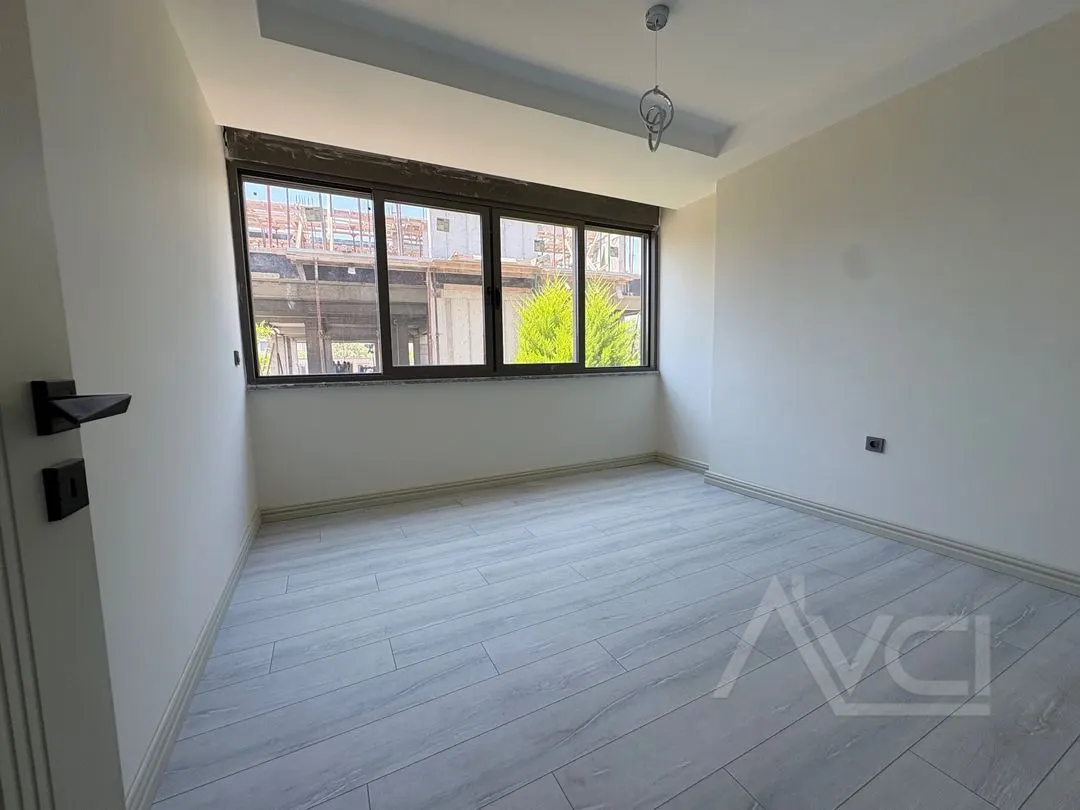 AVCI’DAN NARLI ALTINDA 5+1 DENİZE 100MT İKİZ VİLLA