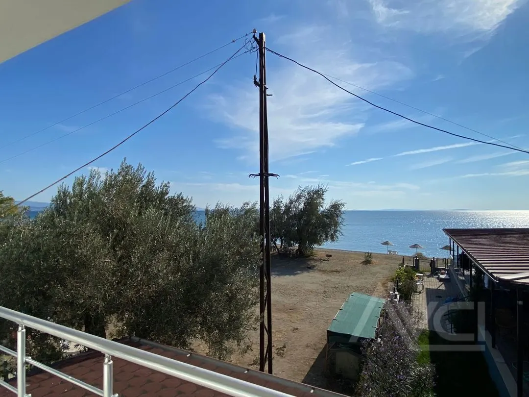 FENERDE DENİZE SIFIR 300M2 ARSA TAM MÜSTAKİL 5+1 VİLLA