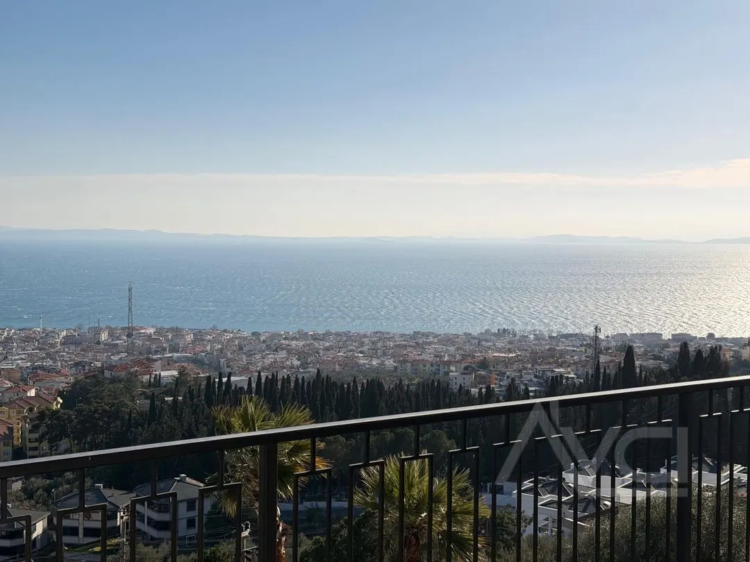 ASANSÖRLÜ KAPALI OTOPARKLI EMSALSİZ MANZARALI HAVUZLU KONAK