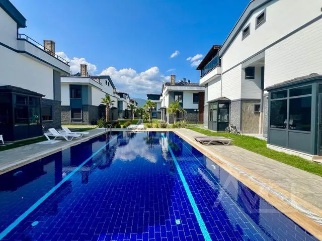 AVCI GAYRİMENKUL’DEN DENİZE 300 METRE 3+1 HAVUZLU SİTE  MUTFAK AYRI