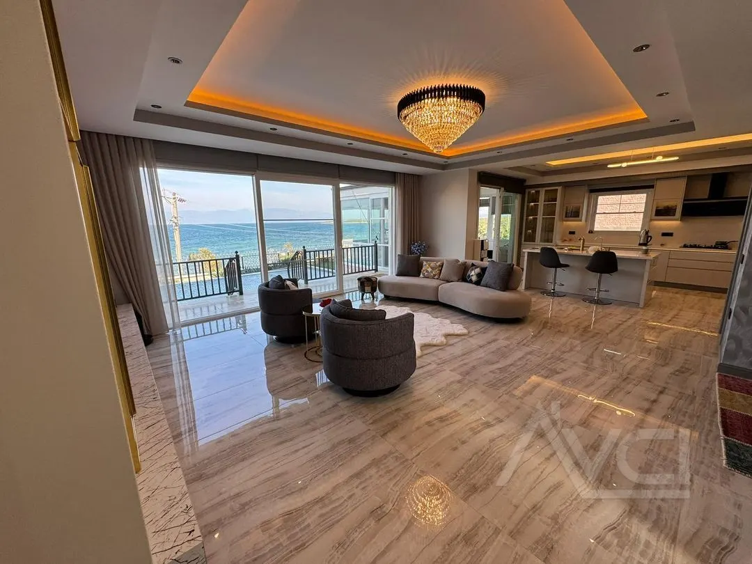 AVCI’DAN 750M2 ARSA İÇİNDE DENİZE SIFIR MALİKANE