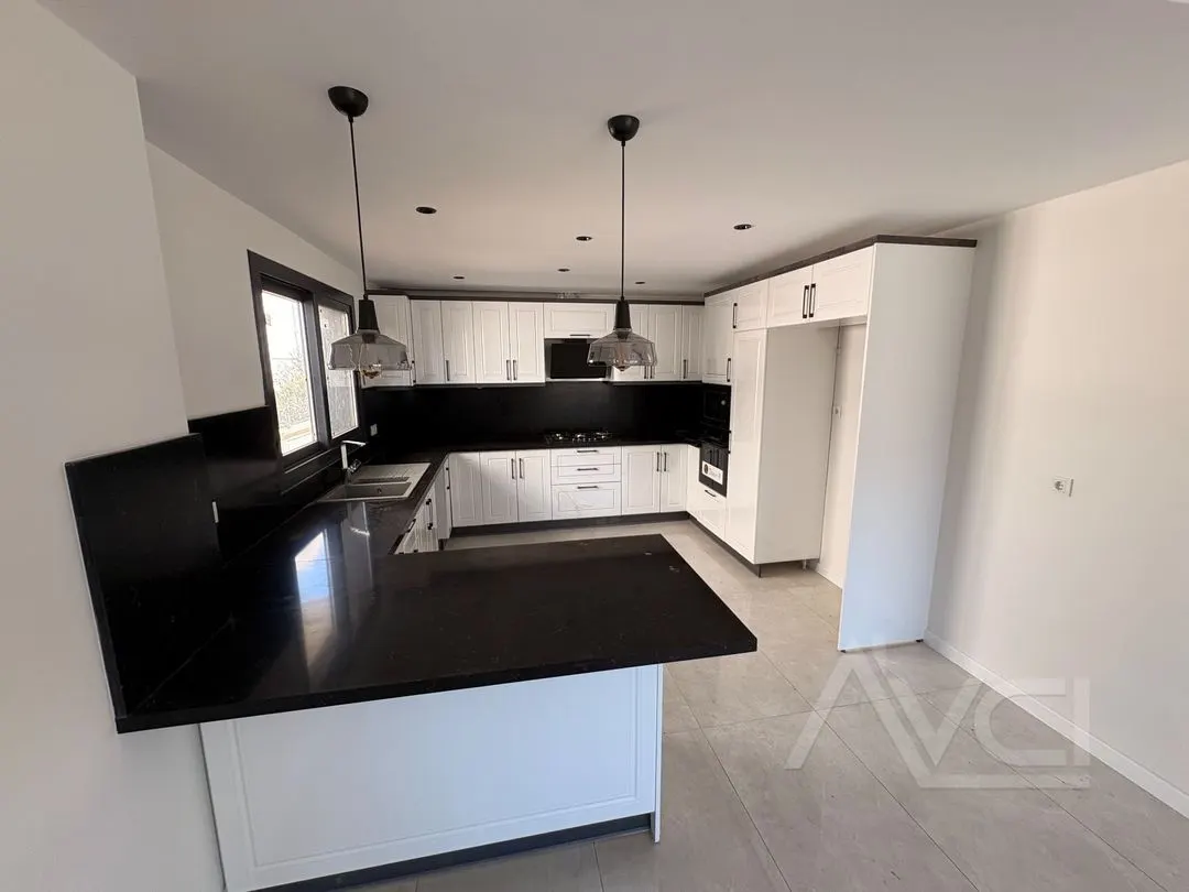 AVCI’DAN GÜREDE MÜSTAKİL 5+2 GİRİŞTE ODALI 300M2 OTURUMLU VİLLA