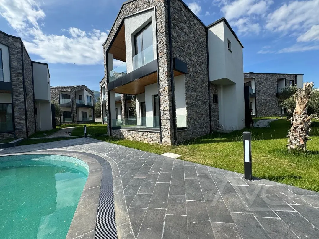 AVCI’DAN ÖDÜLLÜ PROJE HAVUZLU GİRİŞ ODALI MÜSTAKİL LOFT VİLLA