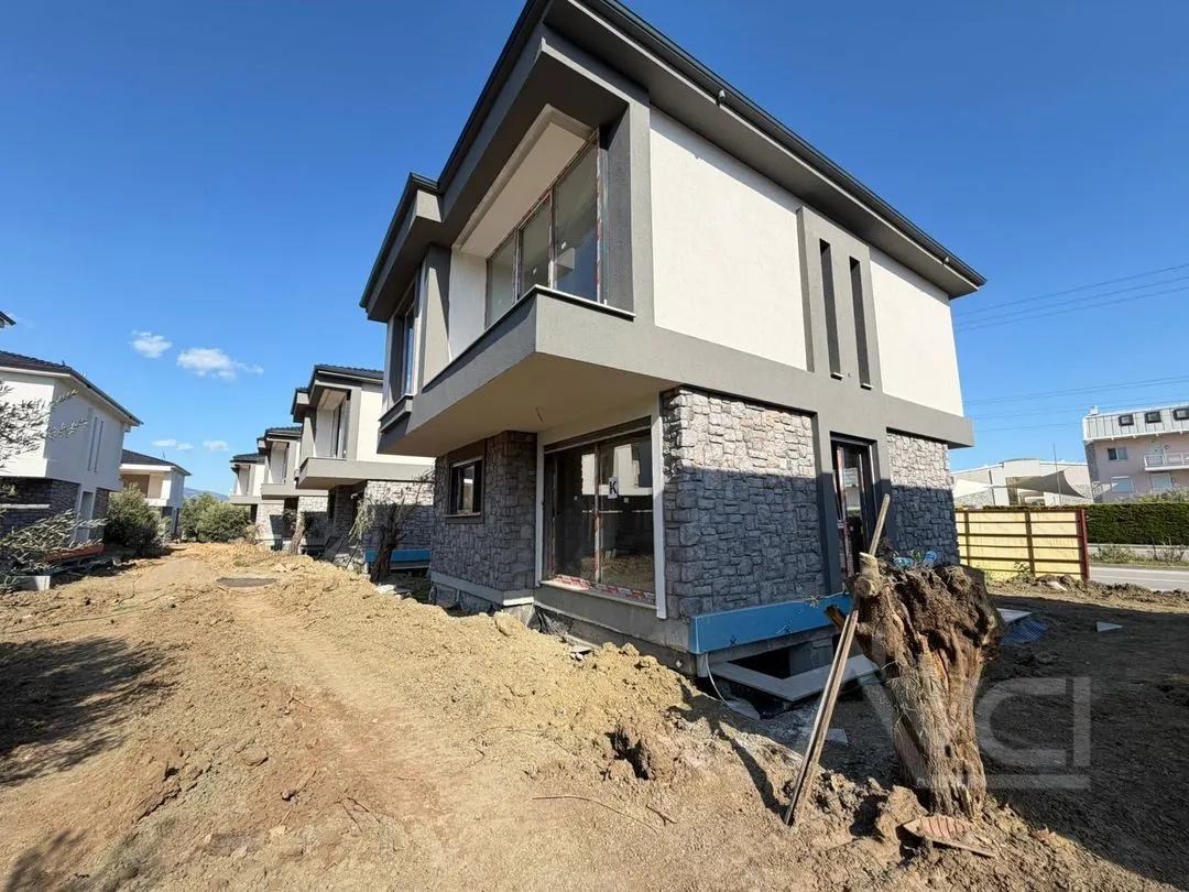 AVCI-YALI ADATEPE DENİZE 100MT HAVUZLU 6,000M2 İÇİNDE 4+1 VİLLA