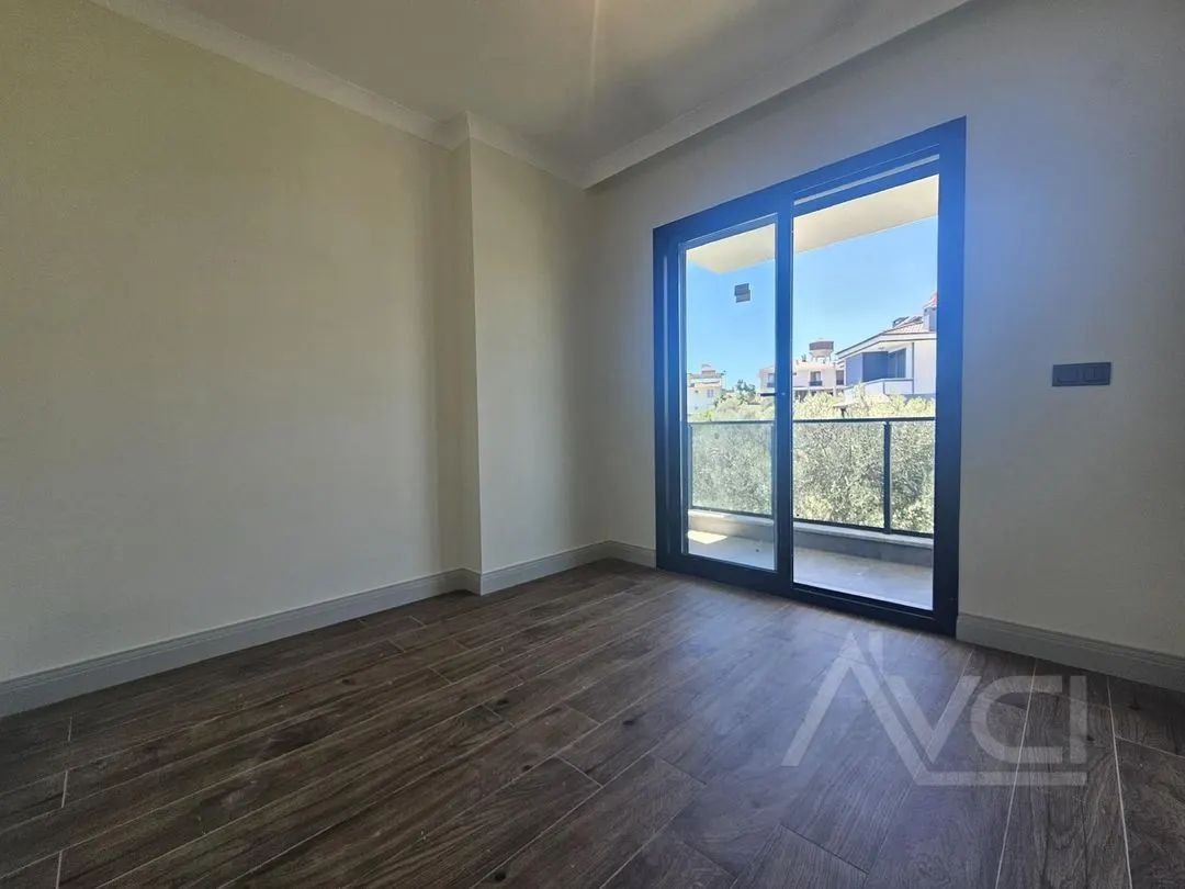AVCI’DAN 350M2 ARSA/GİRİŞ ODALI/DENİZ MANZ./TAM MÜSTAKİL 5+1