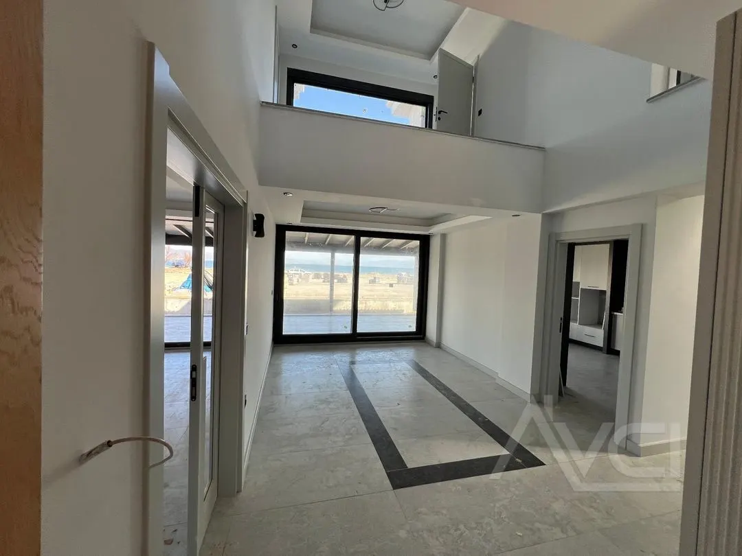 AVCI’ DAN TEK YETKİ 300M2 NET DENİZE SIFIR VİLLA/ÜÇÜNCÜ SIRA