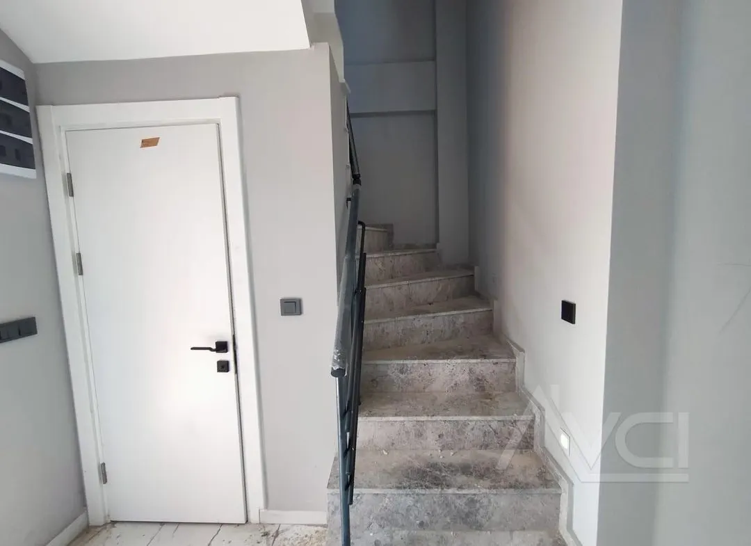 AVCI’DAN TAM MÜSTAKİL DENİZ MANZARALI 275M2 ARSALI VİLLA