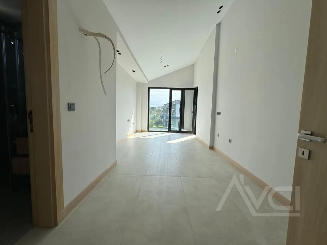 AVCI’DAN ÖDÜLLÜ PROJE HAVUZLU GİRİŞ ODALI MÜSTAKİL LOFT VİLLA