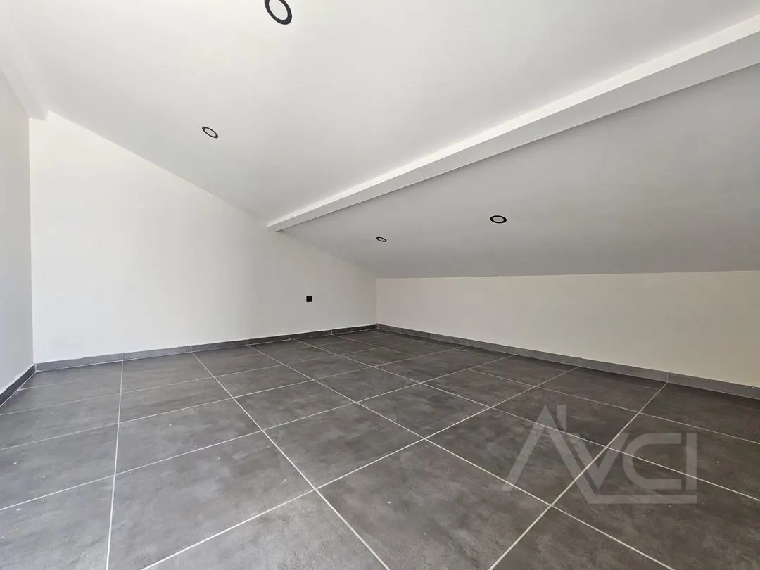 AVCI'DAN YOLUN ALTINDA TAM MÜSTAKİL HAVUZLU LOFT VİLLA
