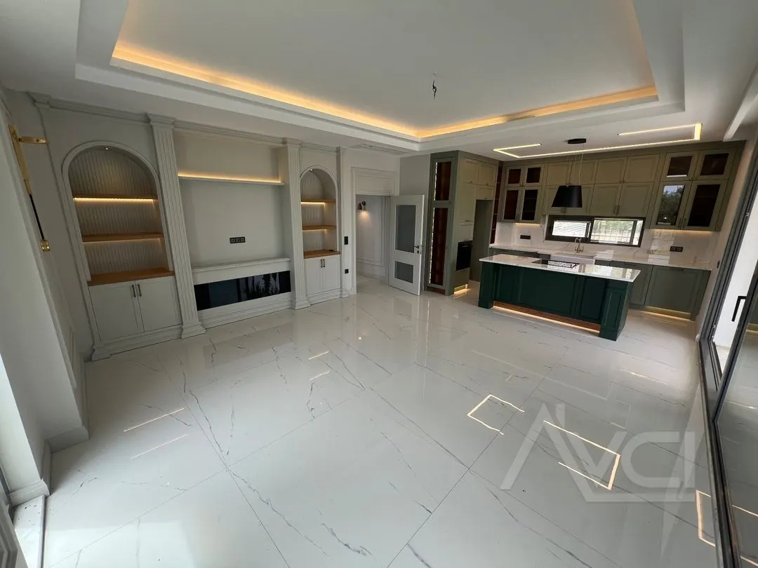 AVCI’DAN 700M2 ARSA İÇİNDE GİRİŞTE 2 ODALI HAVUZLU LÜKS ALAÇATİ TARZI VİLLA