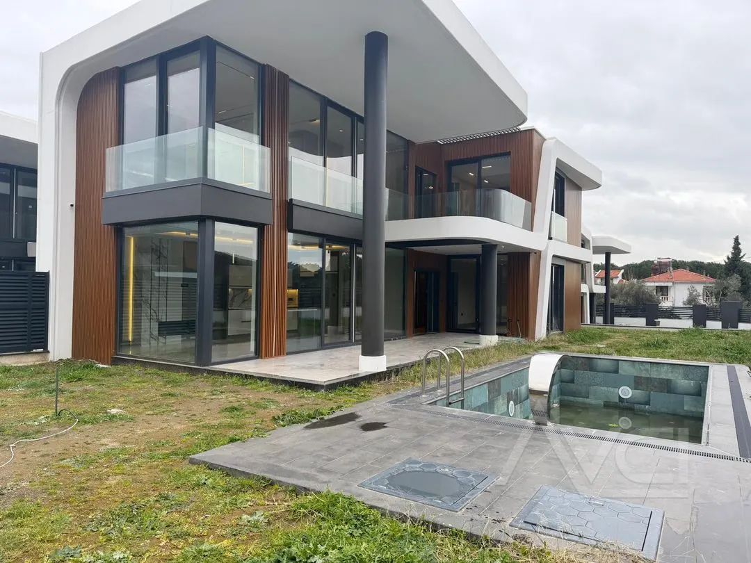 AVCI’DAN 150M2 TABANLI TAM MÜSTAKİL HAVUZLU VİLLA