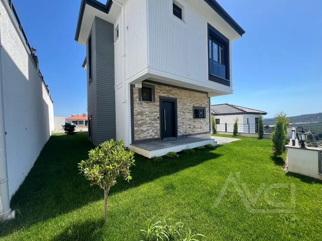AVCI’DAN ASSOS MANZARALI KÜÇÜKKUYU’DA 3+1 VİLLA
