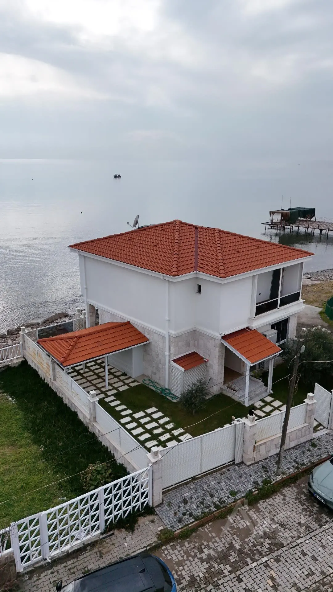 AVCI’DAN DENİZE SIFIR ALTINOLUK NARLI’DA TAM MÜSTAKİL VİLLA
