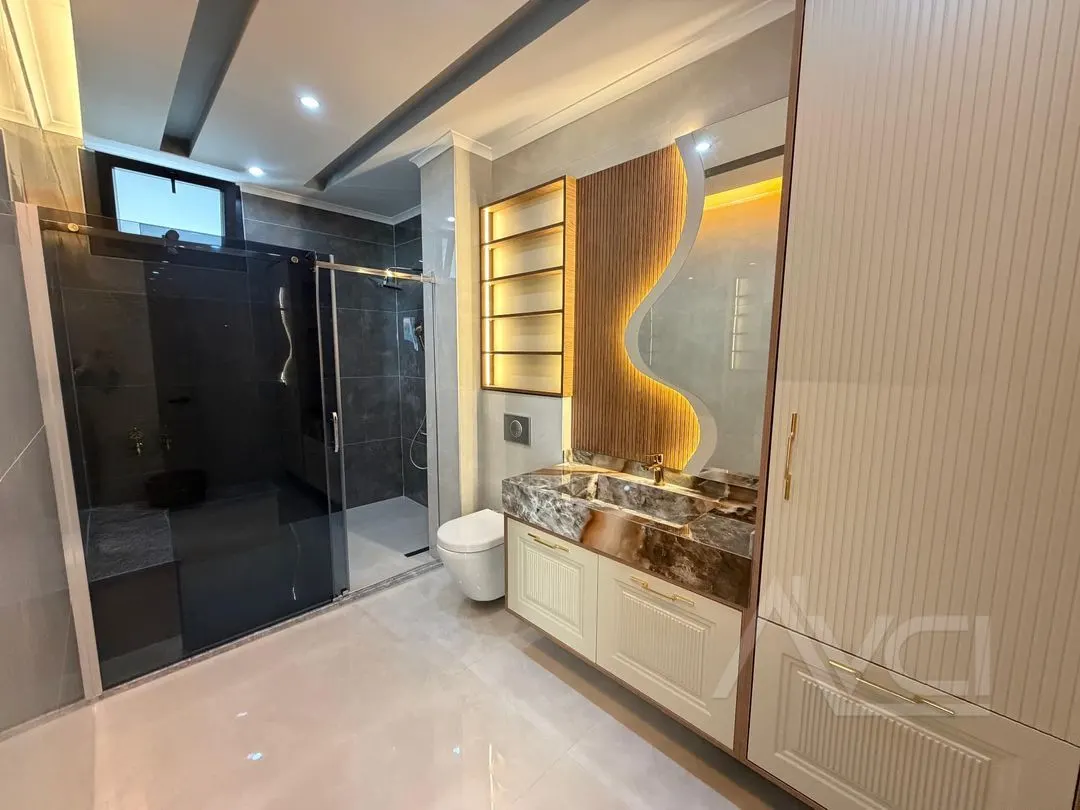 AVCI’DAN ALTINOLUKTA 700M2 İÇERİSİNDE BEYAZ KONAK