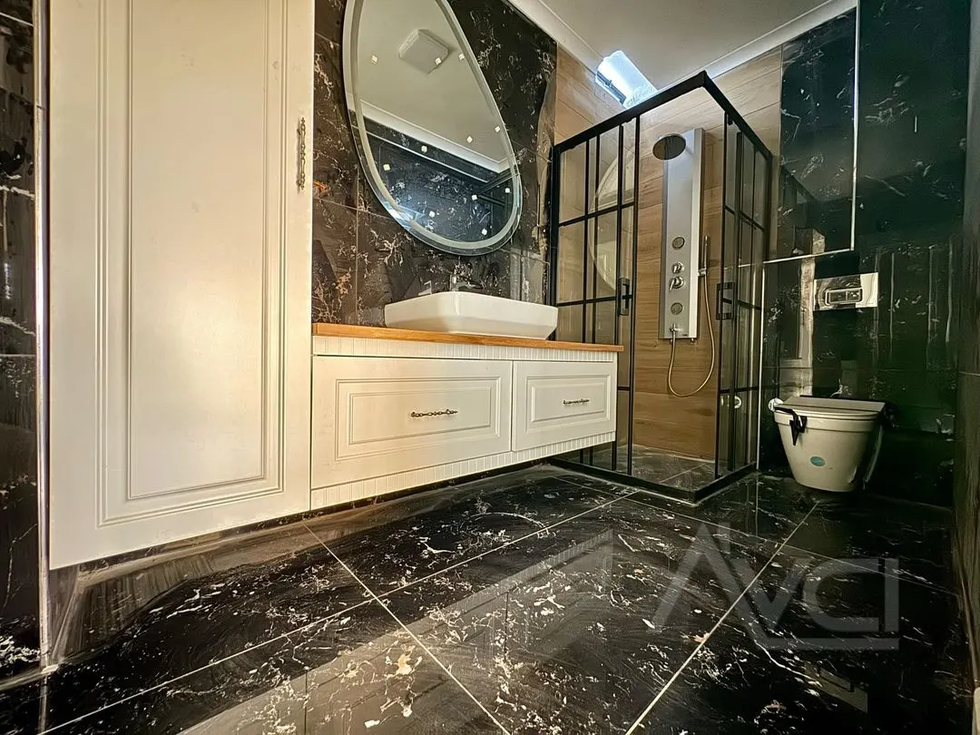 NARLIDA DENİZE 300MT 3+1 GENİŞ BAHÇE ALANI + HAVUZ  AYRI MUTFAK TERASLI