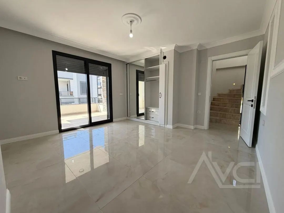 AVCI’DAN ALTINOLUK’TA 270M2 NET ÇOK GENİŞ 4+1 DENİZ MANZARALI