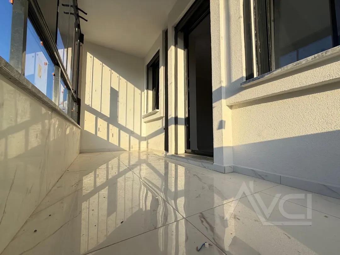 AVCI'DAN KÜÇÜKKUYU'DA DENİZ MANZARALI 3+1 DENİZE 250 MT VİLLA