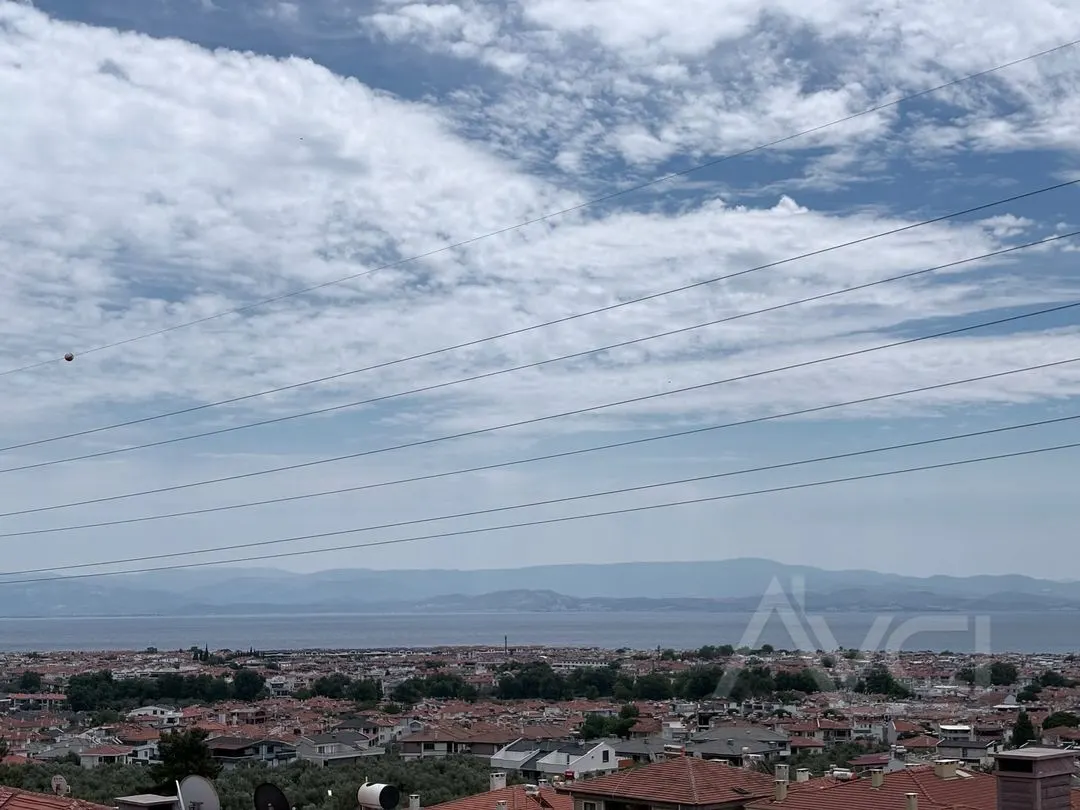 AVCI’DAN ALTINOLUK’TA 5+1 DAĞ VE DENİZ MANZARALI AYRI MUTFAKLI VİLLA