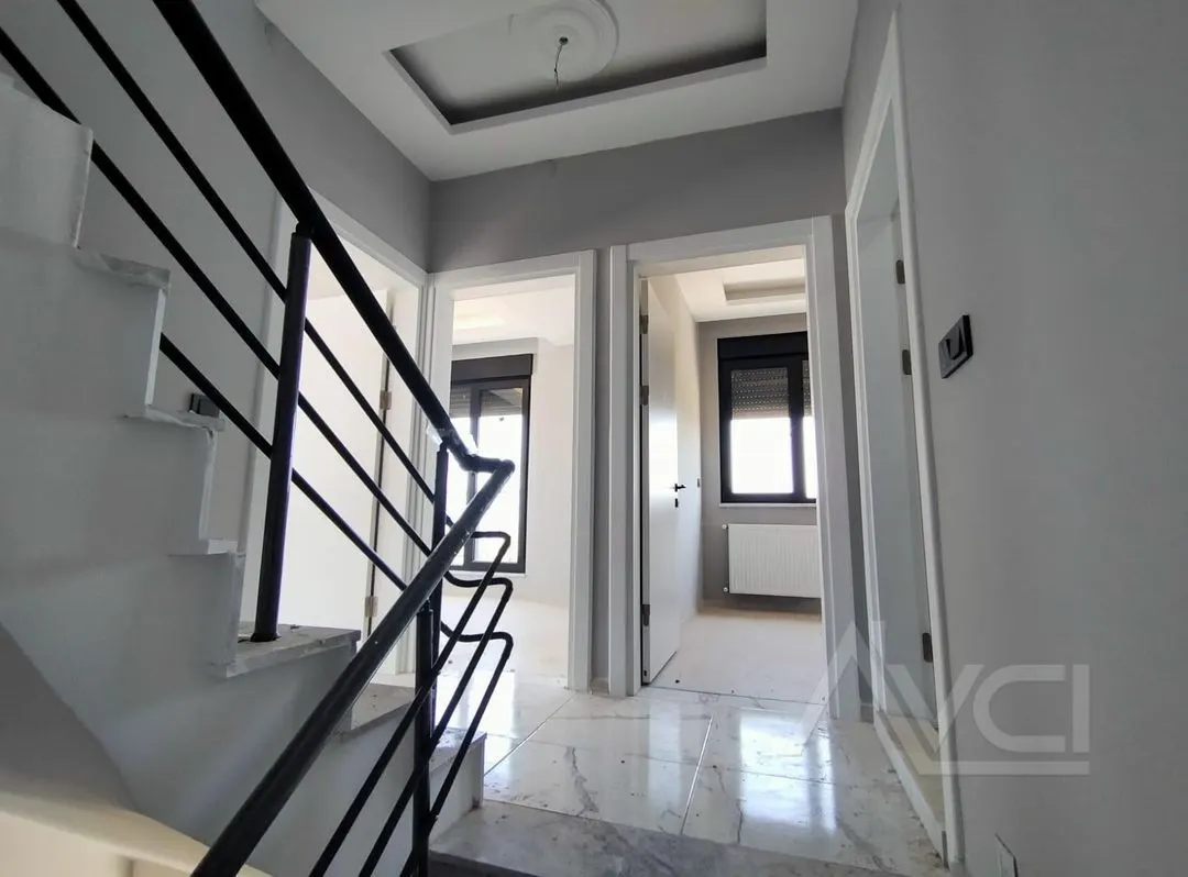 AVCI’DAN TAM MÜSTAKİL DENİZ MANZARALI 275M2 ARSALI VİLLA