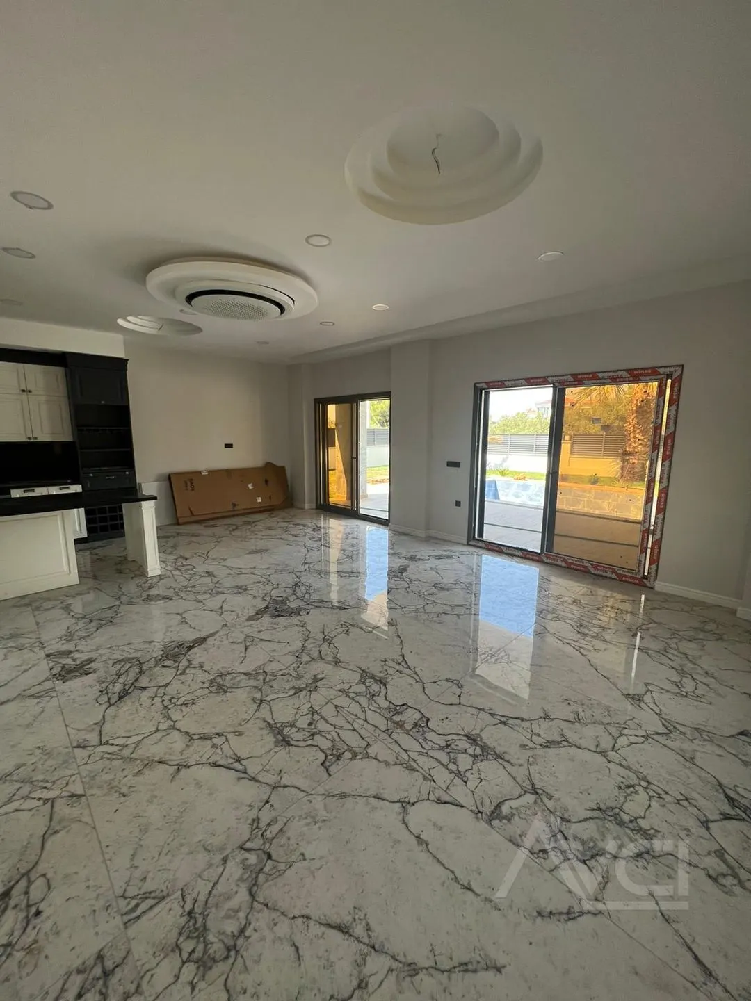 AVCI’DAN 660M2 ARSALI MÜSTAKİL HAVUZLU DENİZ MANZ VİLLA