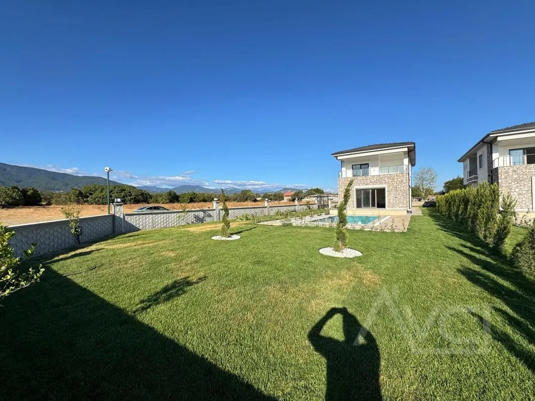 AVCI’DAN GÜRE-AKÇAY ARASI 600M2 ARSA MÜSTAKİL HAVUZLU LÜKS VİLLA