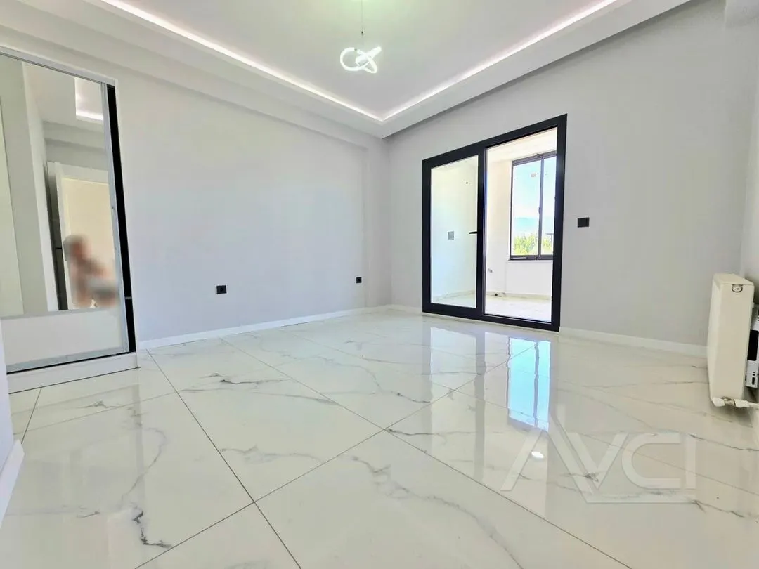 AVCI’DAN 4+1 GİRİŞTE ODALI AYRI MUTFAK DENİZE 350MT VİLLA